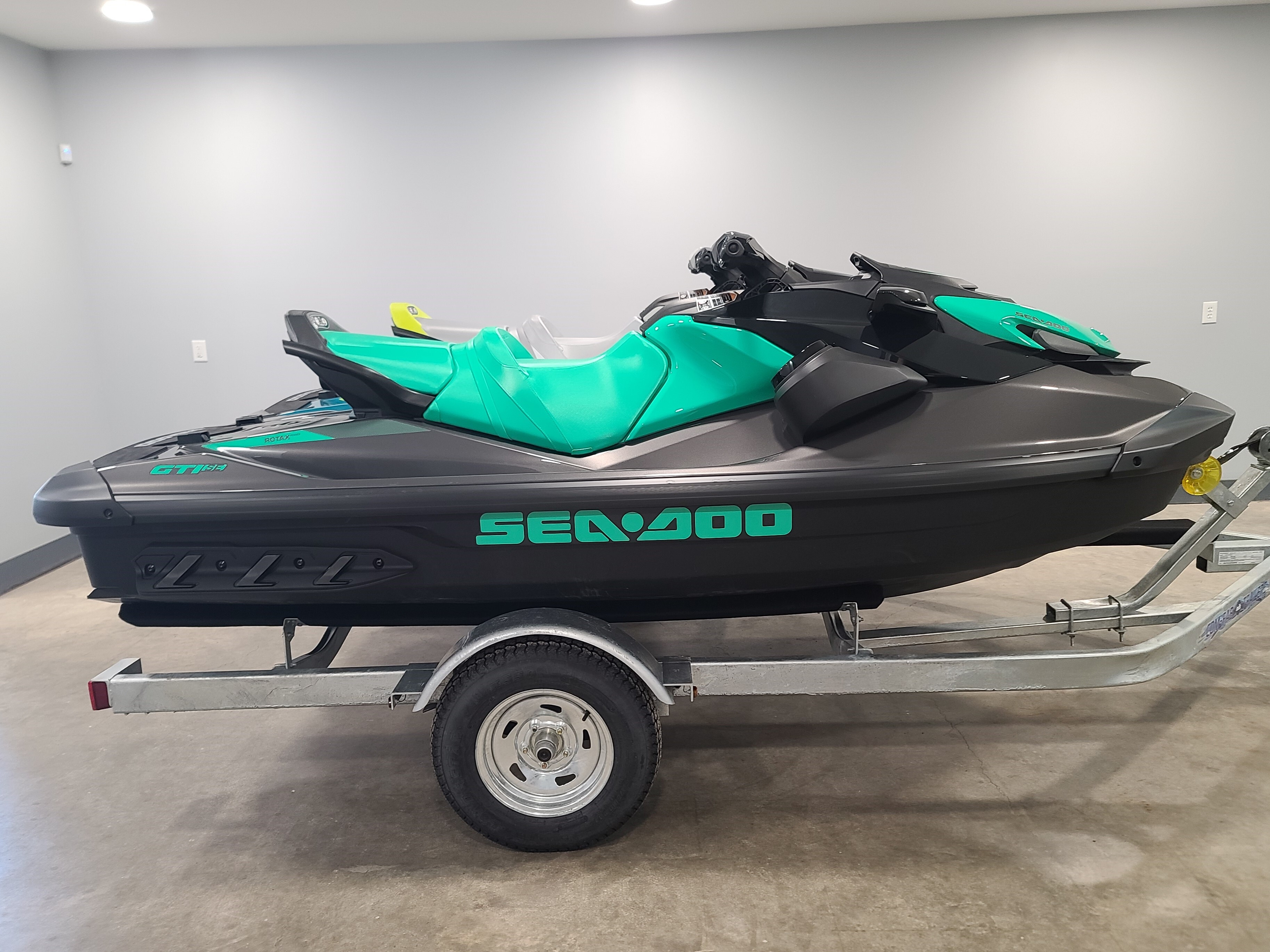 2026 Sea-Doo GTI SE 130 Tech Package with Audio iDF and iBR® SE 130 TECH PACKAGE WITH AUDIO IDF AND IBR in Birmingham, AL