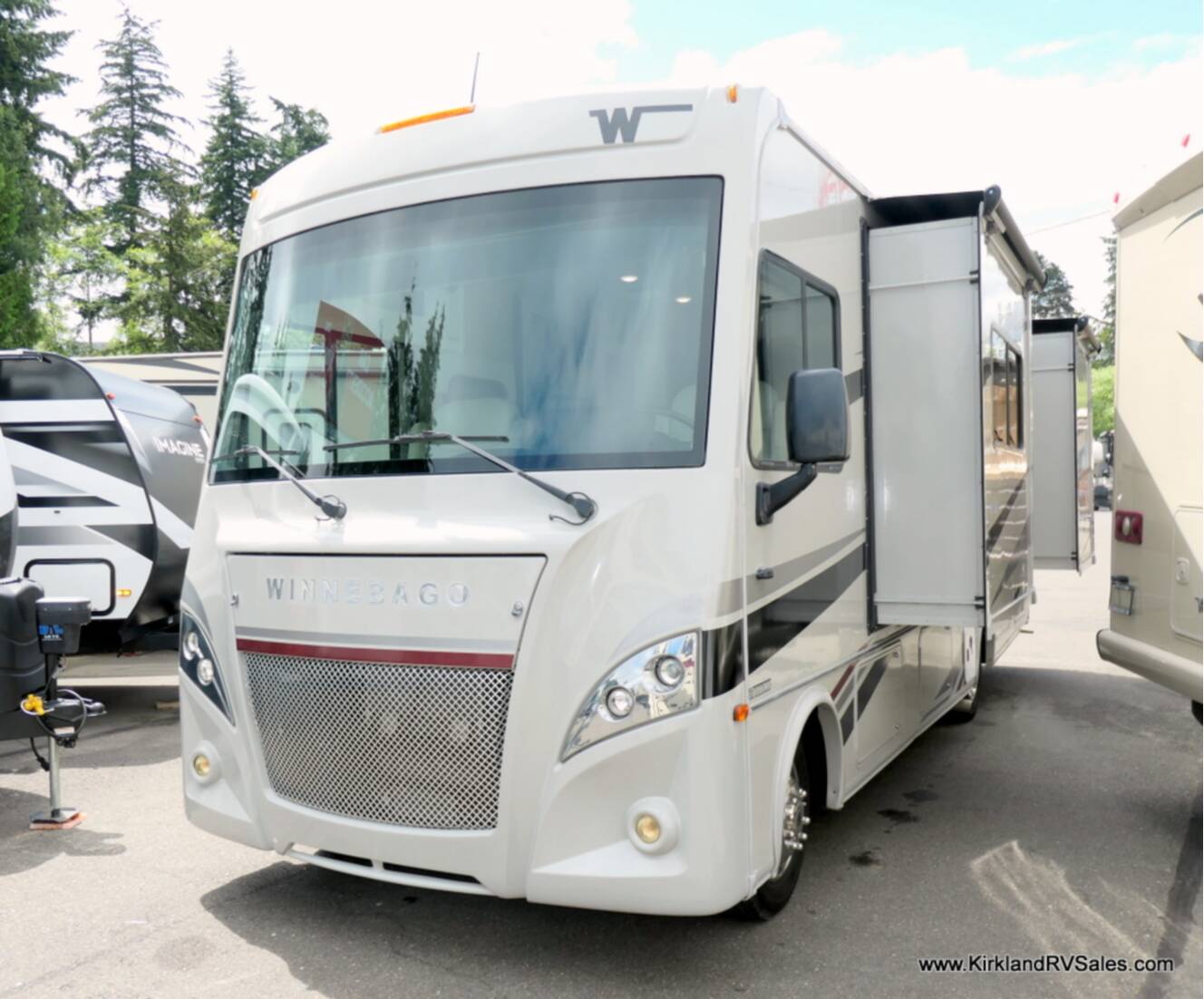 A photo of this 2020 Winnebago INTENT 28Y