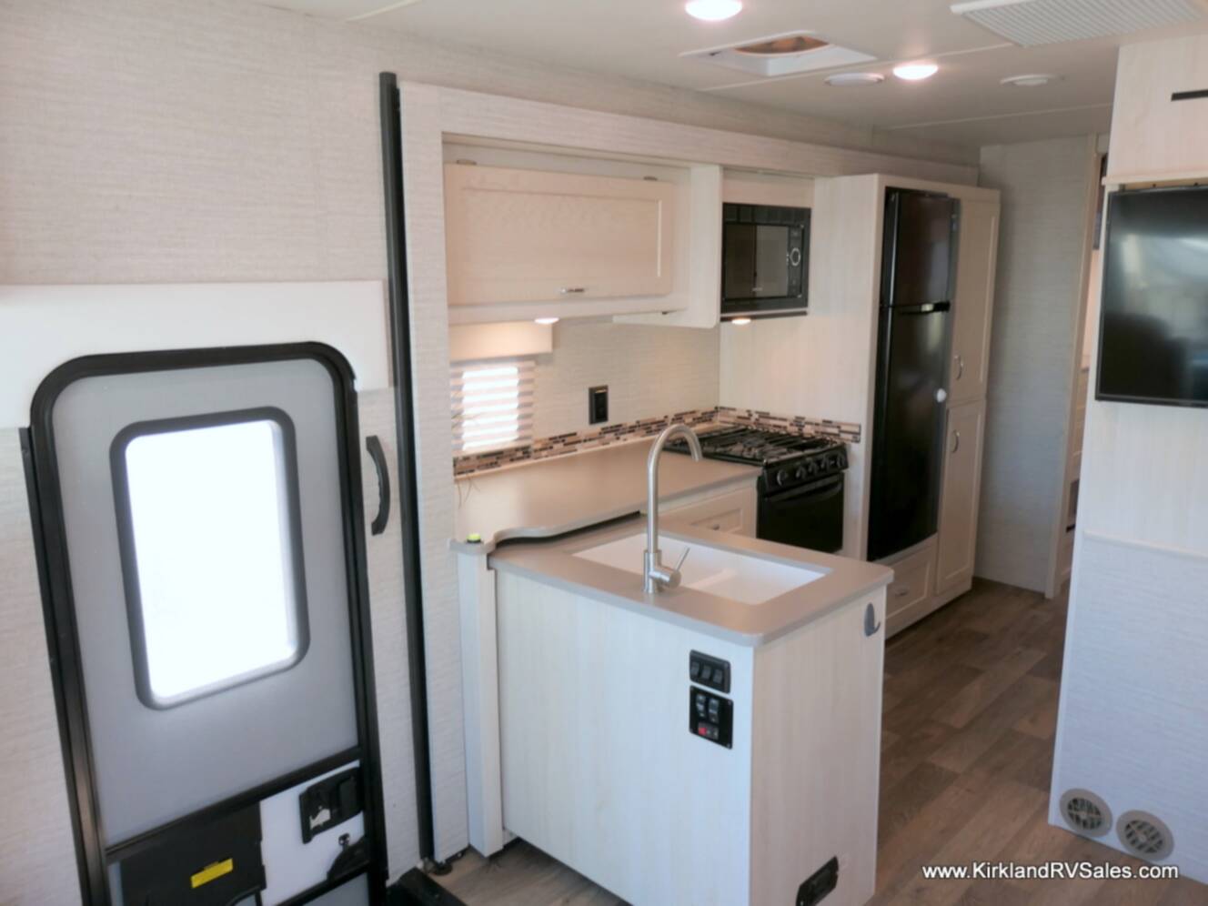 A photo of this 2020 Winnebago INTENT 28Y
