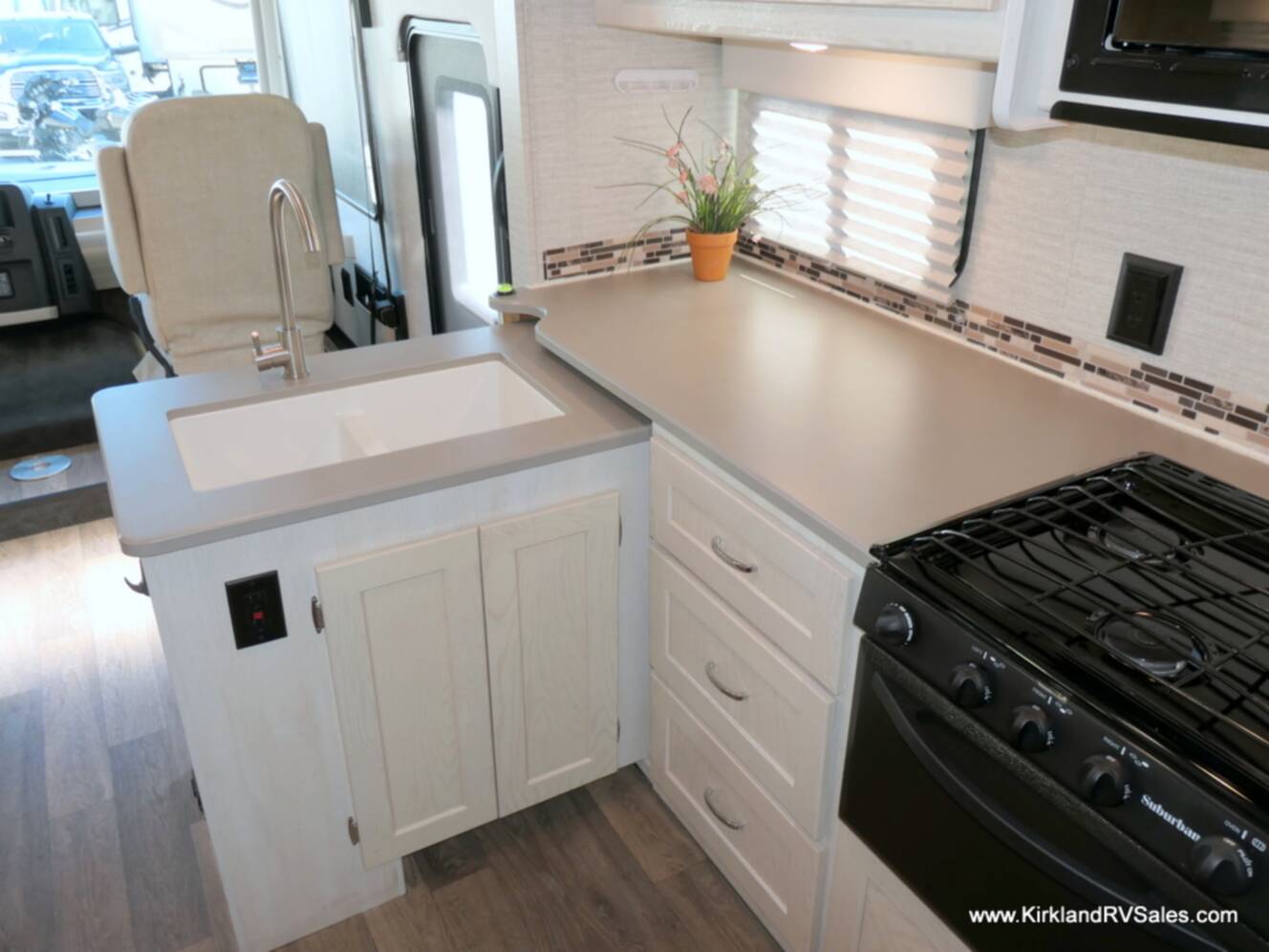 A photo of this 2020 Winnebago INTENT 28Y