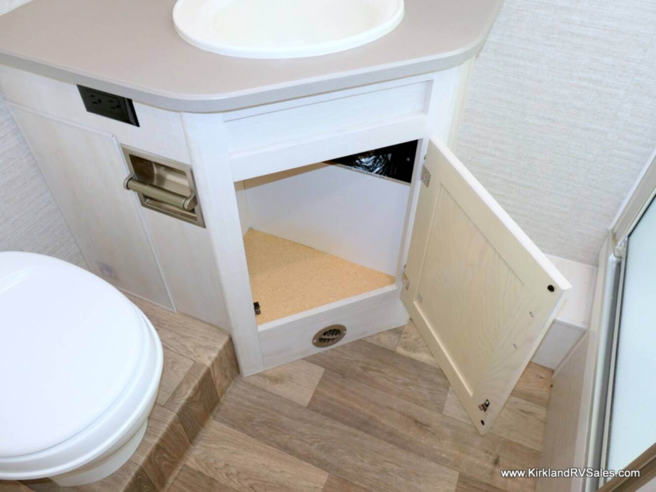 A photo of this 2020 Winnebago INTENT 28Y