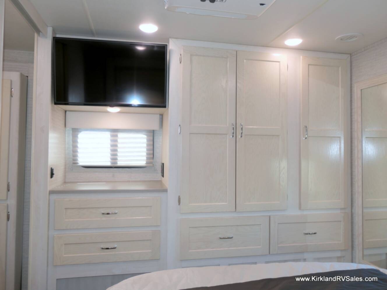 A photo of this 2020 Winnebago INTENT 28Y