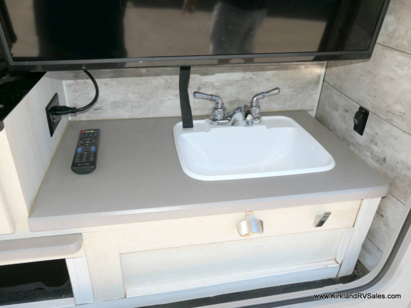 A photo of this 2020 Winnebago INTENT 28Y