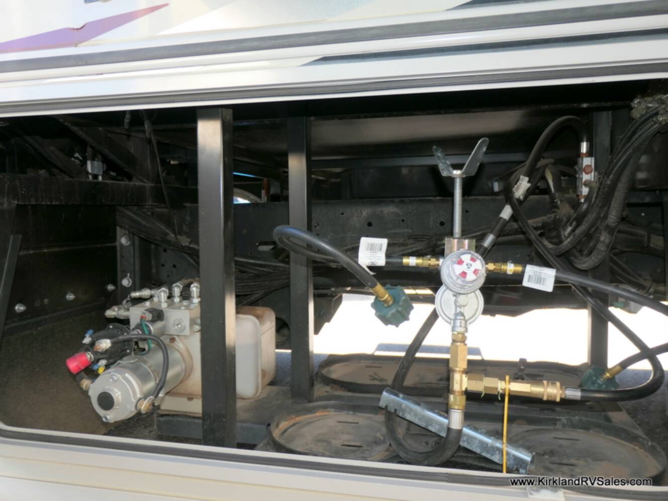 A photo of this 2020 Winnebago INTENT 28Y