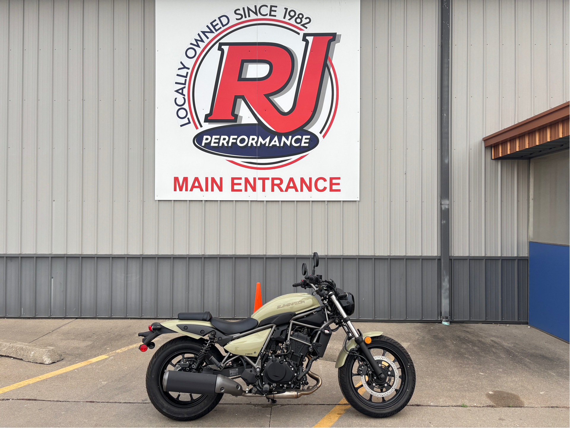2025 Kawasaki Eliminator® ABS ABS in Ottumwa, IA