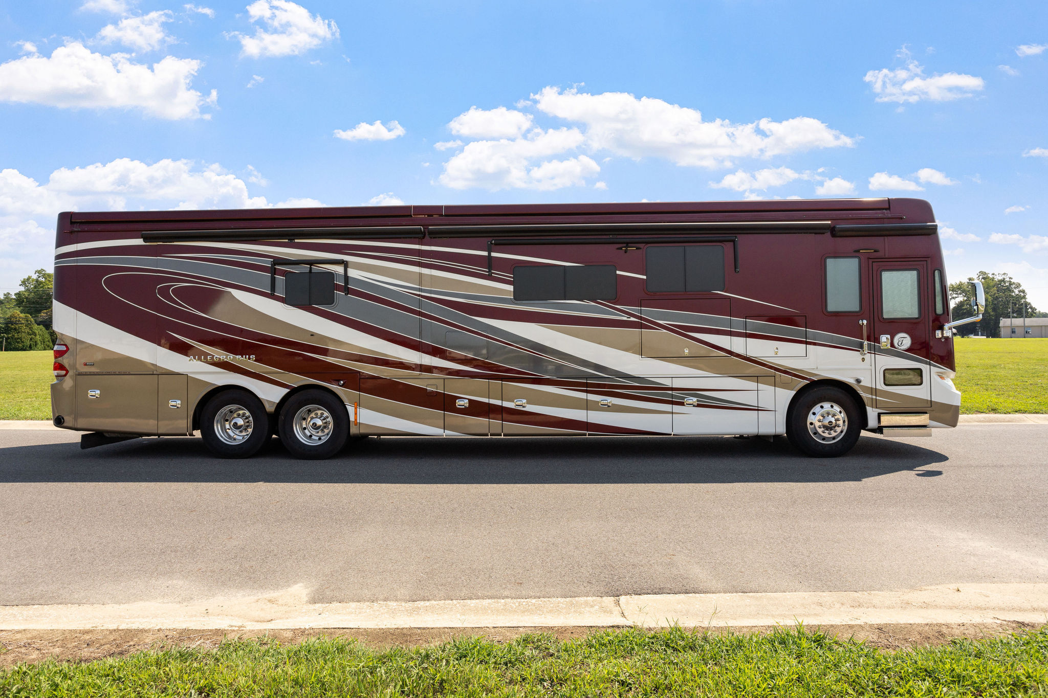 2016 Tiffin Motorhomes ALLEGRO BUS 45OP in millville NJ