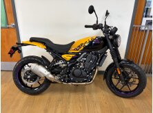 Royal Enfield Debuts Guerrilla 450 Apex image