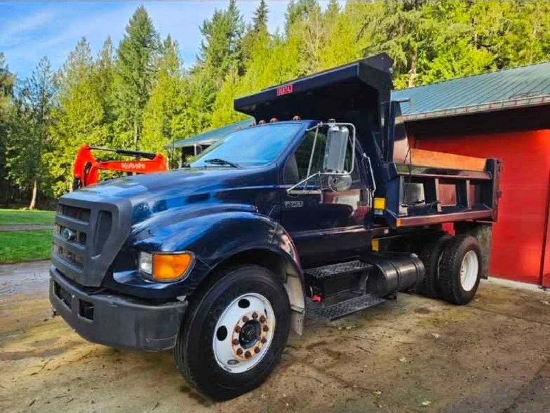 2005 FORD F750 in Buckley, WA