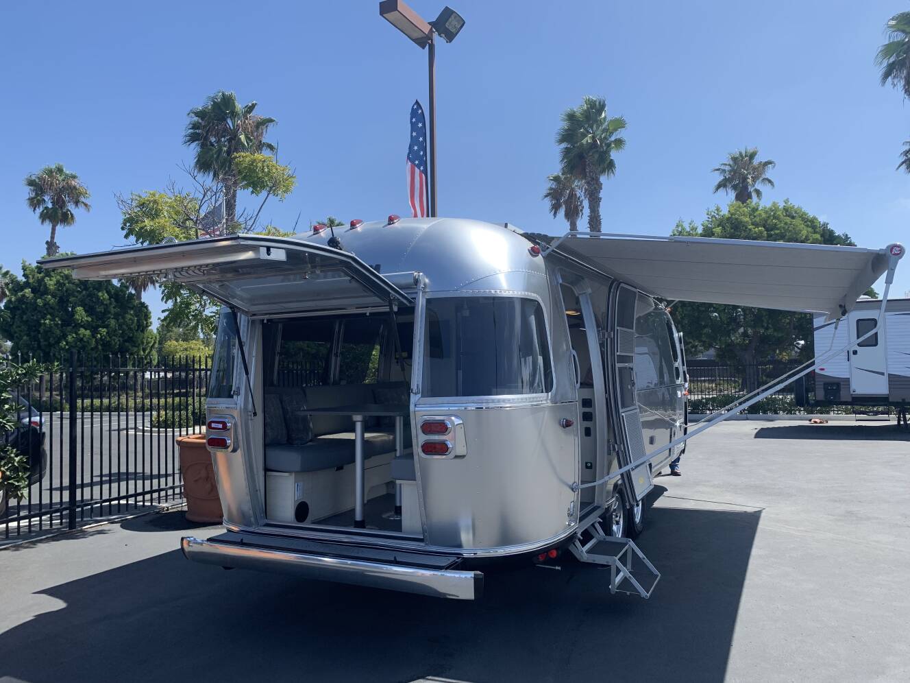 A photo of this 2022 Airstream FLYING CLOUD 25FB QUEEN