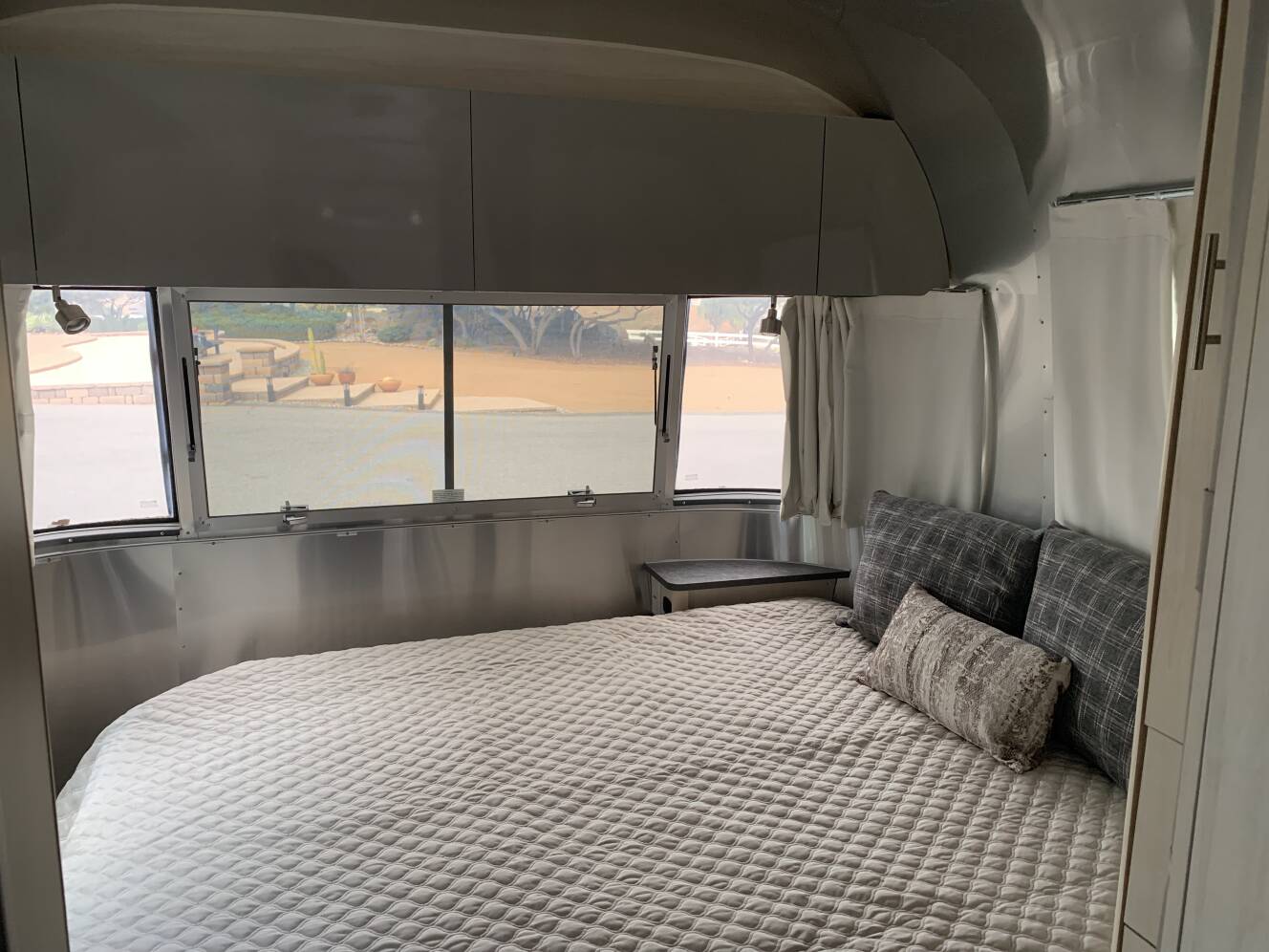 A photo of this 2022 Airstream FLYING CLOUD 25FB QUEEN