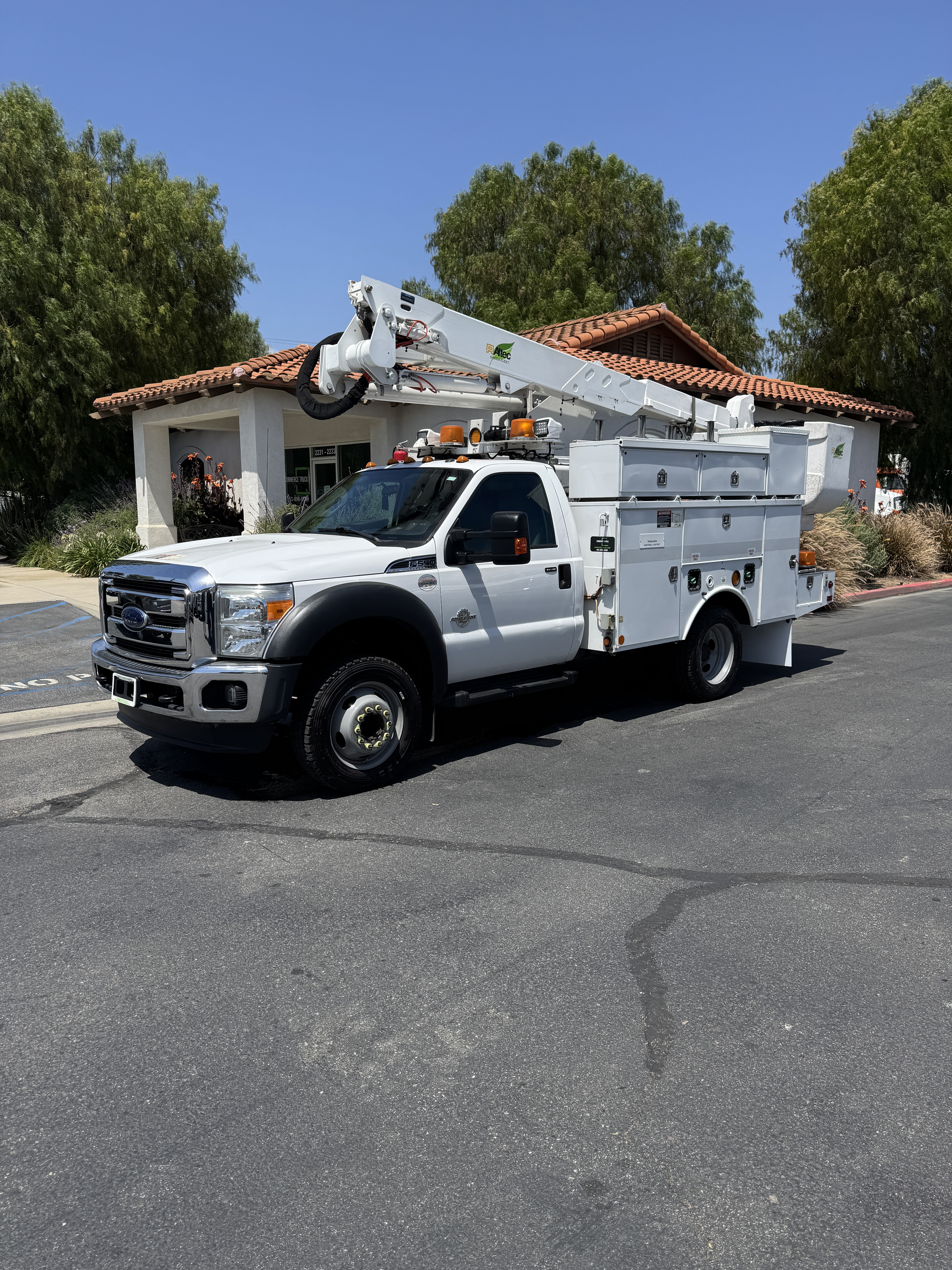 2016 ALTEC AT37G in Norco, CA