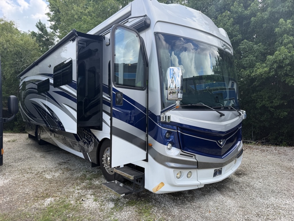 2020 Fleetwood DISCOVERY LXE 40M Class A Diesel Motorhome - Diesel Pusher RV