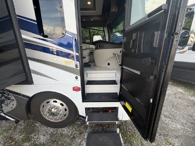 2020 FLEETWOOD DISCOVERY LXE 40M
