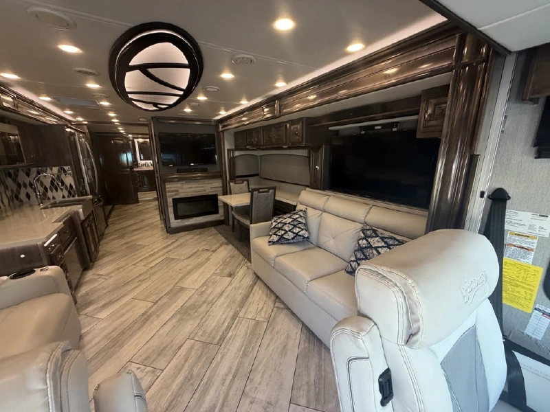 2020 FLEETWOOD DISCOVERY LXE 40M