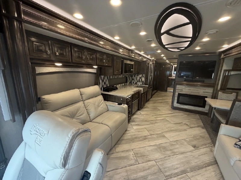 2020 FLEETWOOD DISCOVERY LXE 40M