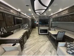 2020 FLEETWOOD DISCOVERY LXE 40M