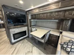2020 FLEETWOOD DISCOVERY LXE 40M