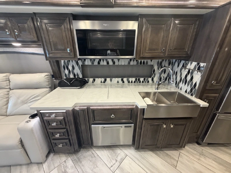 2020 FLEETWOOD DISCOVERY LXE 40M