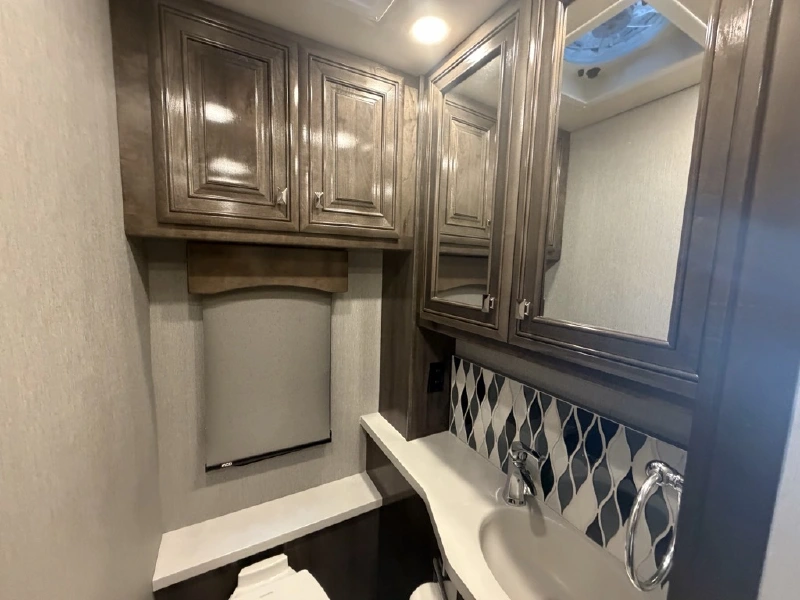 2020 FLEETWOOD DISCOVERY LXE 40M