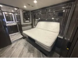 2020 FLEETWOOD DISCOVERY LXE 40M