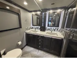 2020 FLEETWOOD DISCOVERY LXE 40M