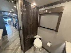 2020 FLEETWOOD DISCOVERY LXE 40M