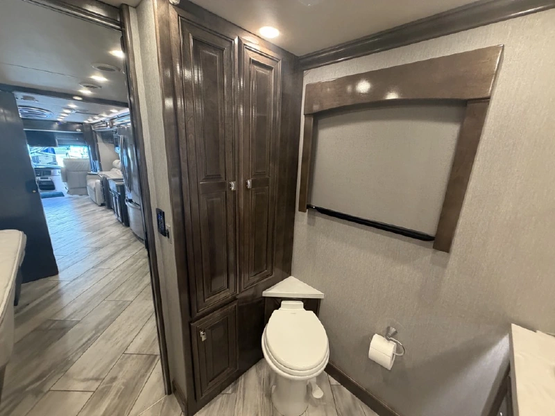 2020 FLEETWOOD DISCOVERY LXE 40M
