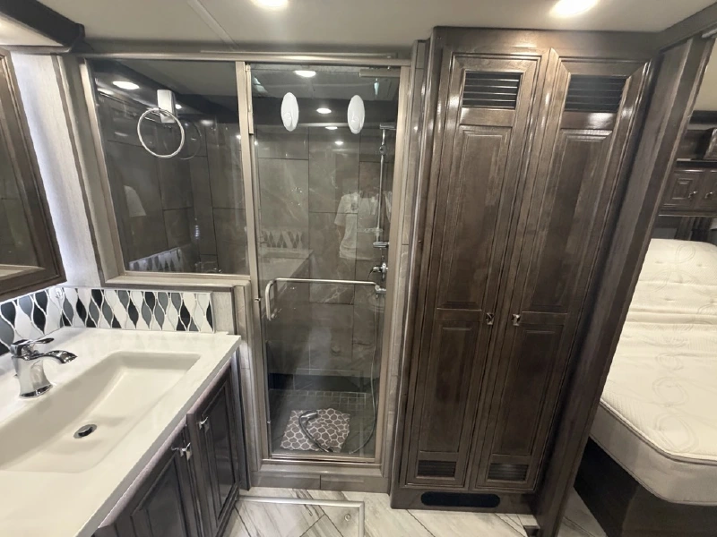 2020 FLEETWOOD DISCOVERY LXE 40M