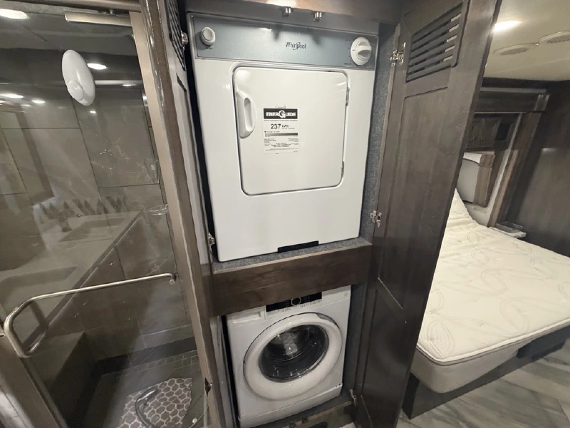 2020 FLEETWOOD DISCOVERY LXE 40M