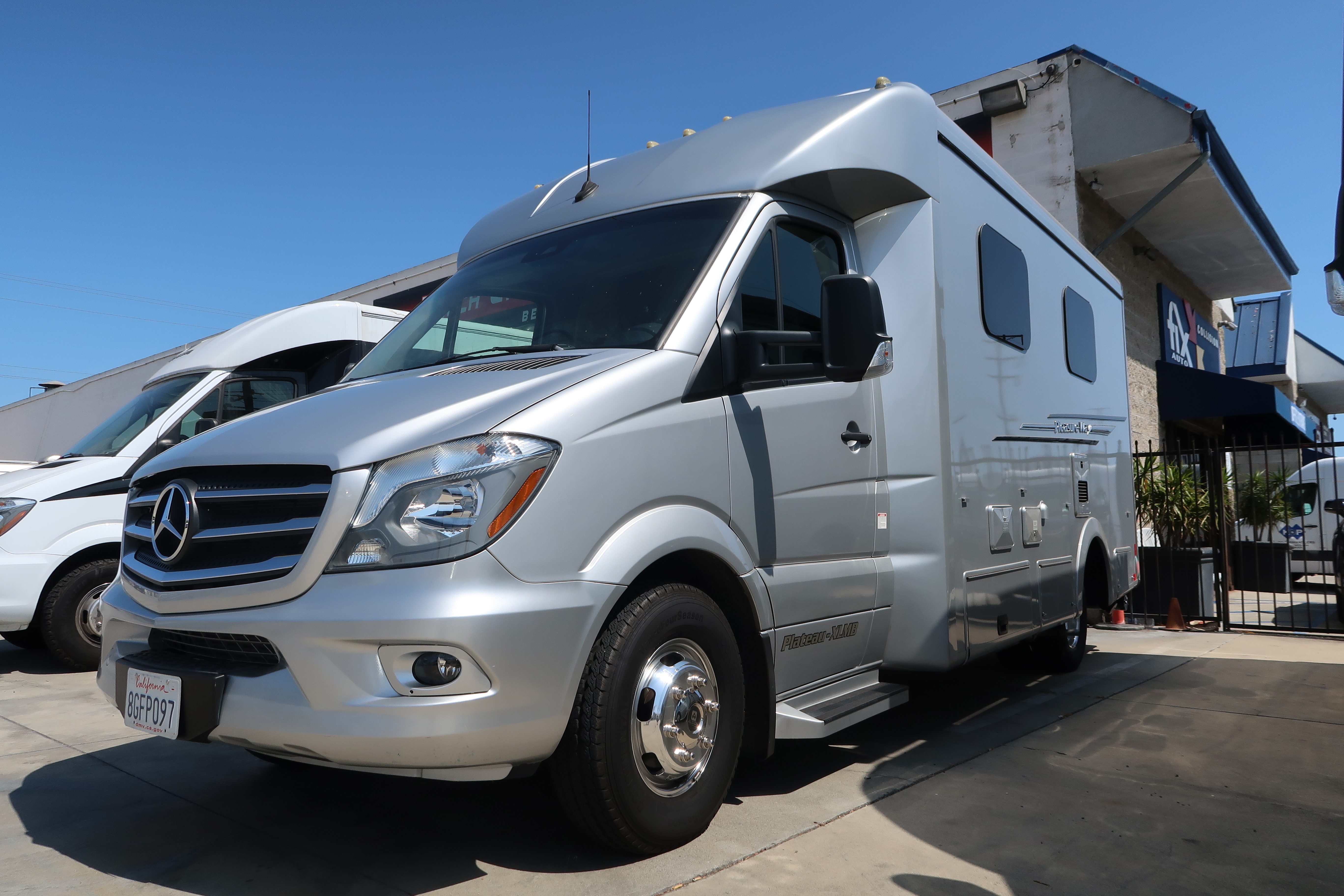 2019 Pleasure Way PLATEAU XLMB BASE in midway city CA