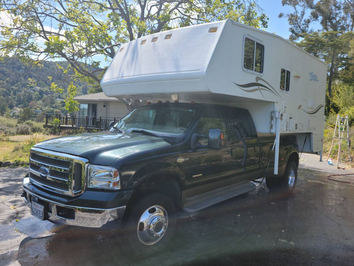 2005 Ford F350 DIESEL DOUBLE CAB in pinole CA