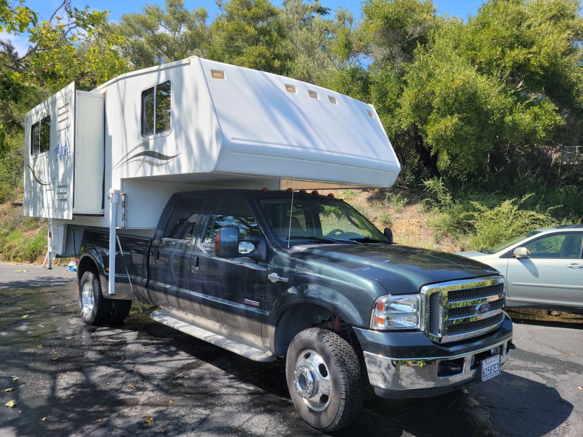 2005 Ford F350 DIESEL DOUBLE CAB in pinole CA