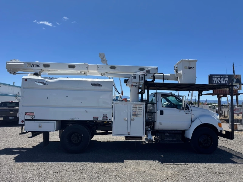 2015 FORD F750