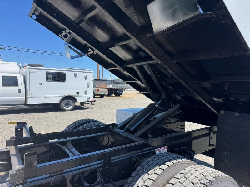 2015 FORD F750