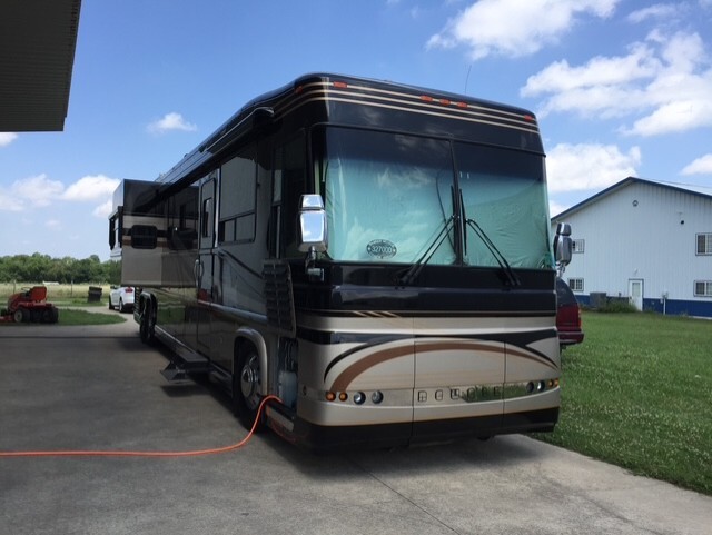 2004 Newell Coach Show Coach RV