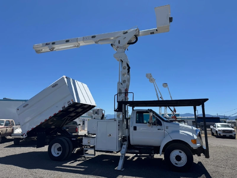 2015 FORD F750