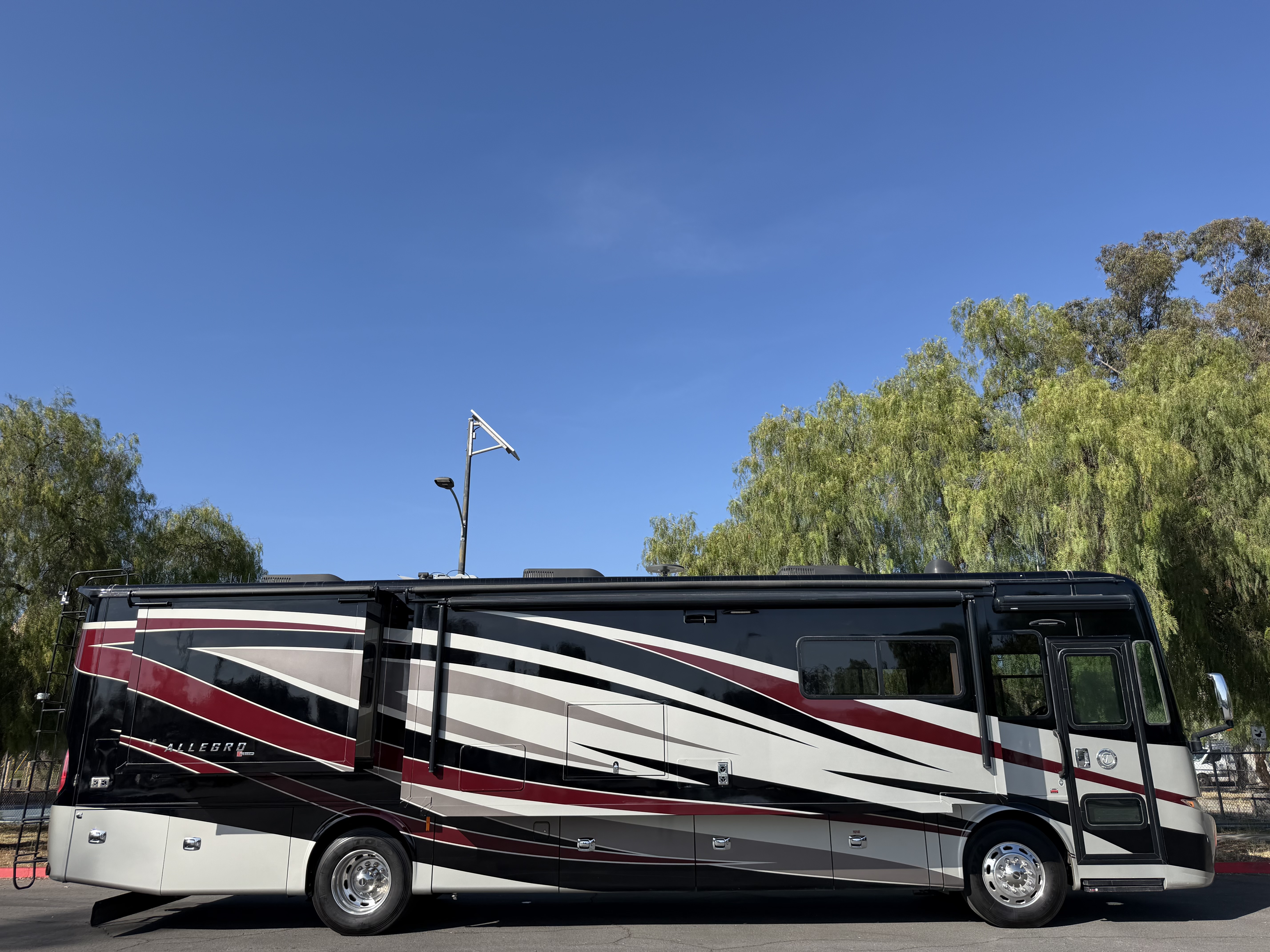 2018 Tiffin Motorhomes ALLEGRO 37AP in ramona CA