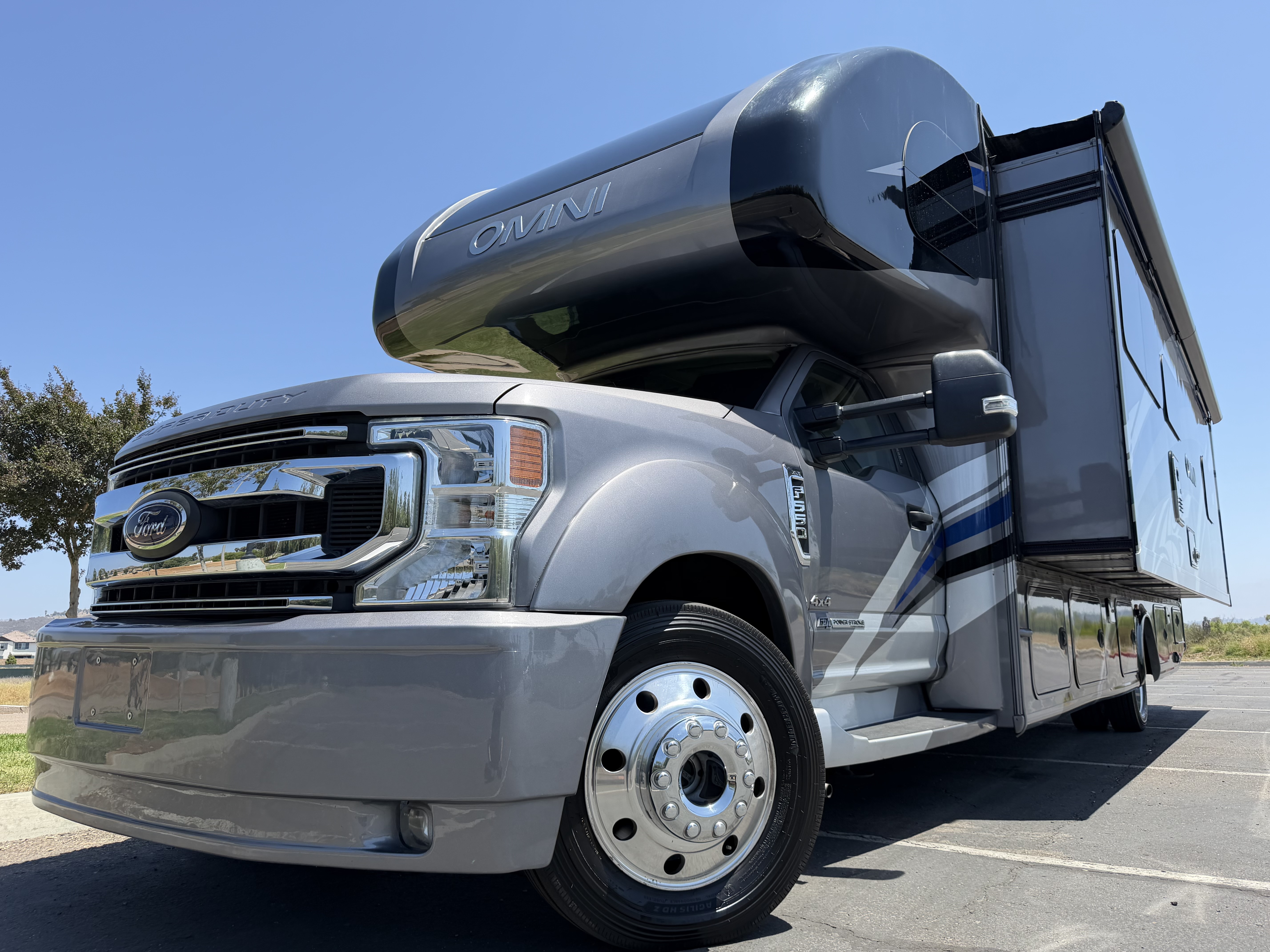 2021 Thor Motor Coach OMNI SUPER C SV34 Class A Diesel Motorhome - Diesel Pusher RV