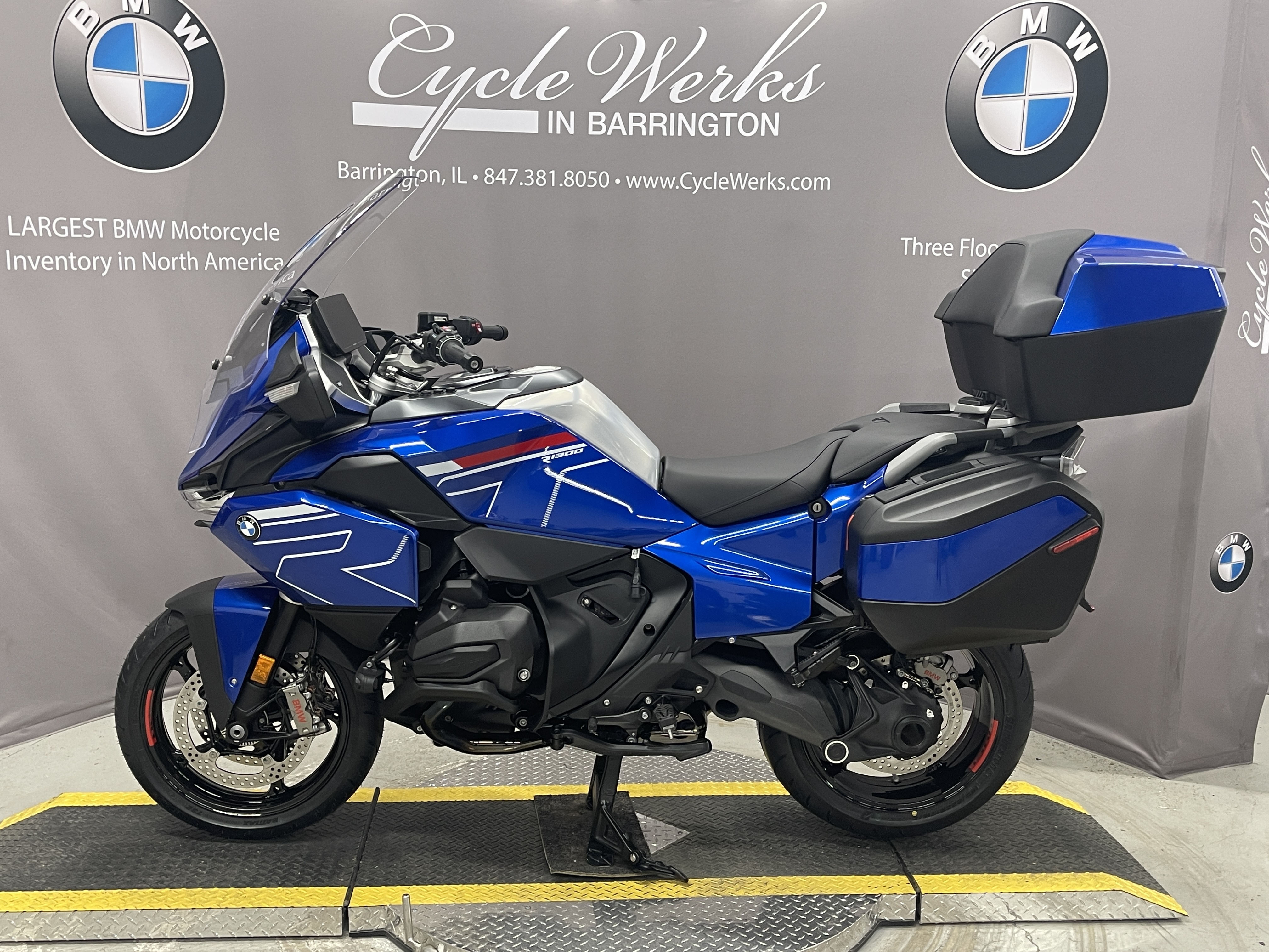 2026 BMW R 1300 RT in Barrington, IL