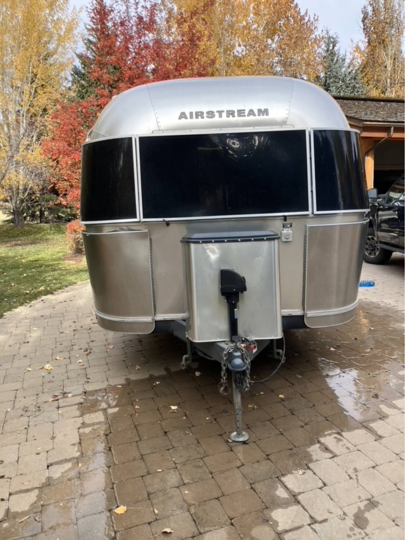A photo of this 2010 Airstream INTERNATIONAL SIGNATURE 25FB SIGNATURE