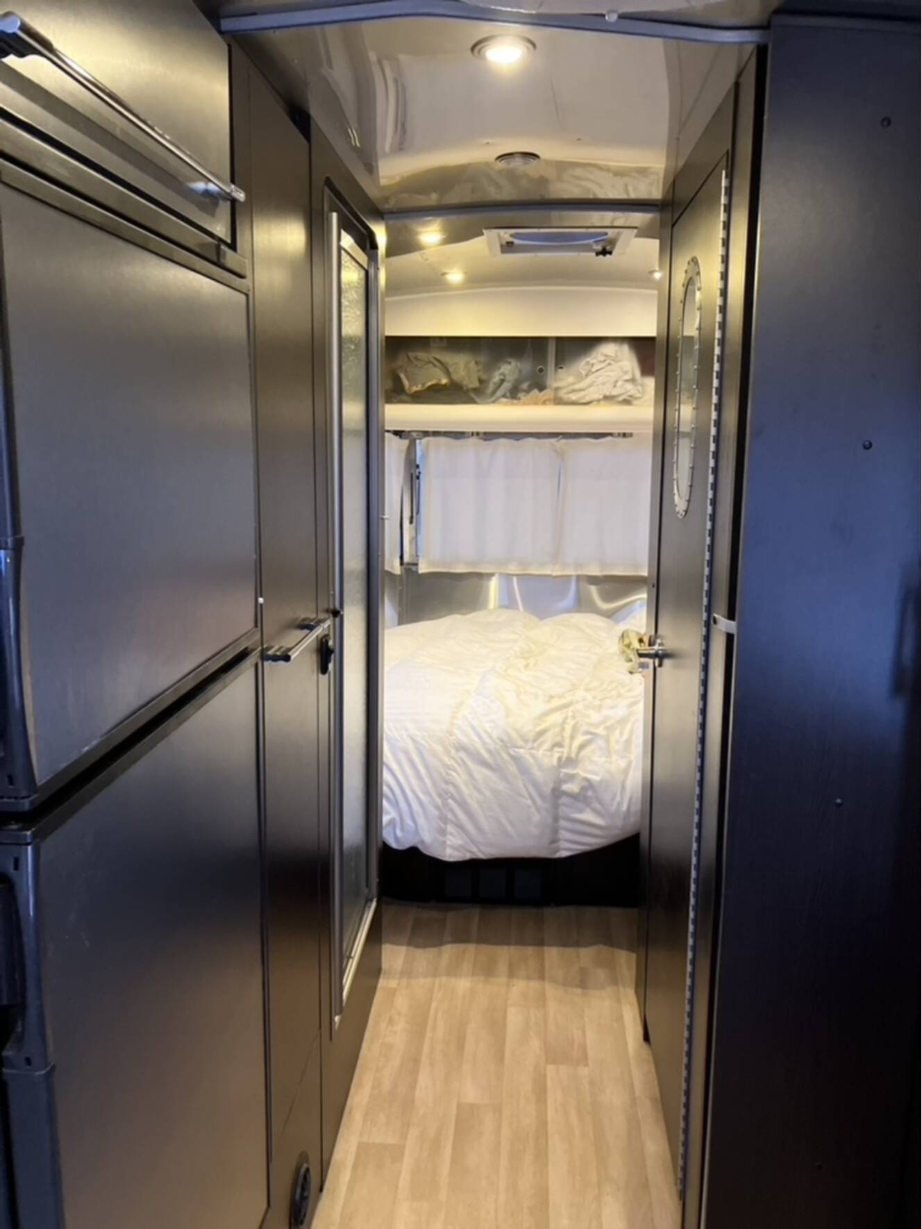 A photo of this 2010 Airstream INTERNATIONAL SIGNATURE 25FB SIGNATURE