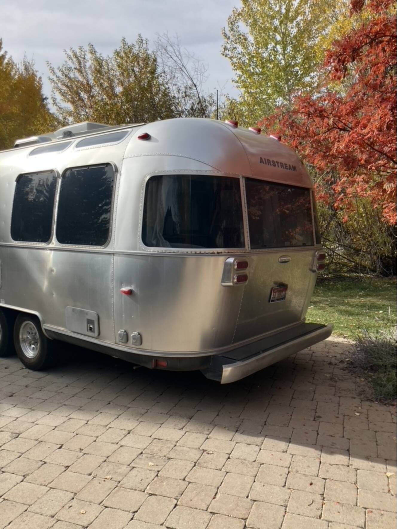 A photo of this 2010 Airstream INTERNATIONAL SIGNATURE 25FB SIGNATURE