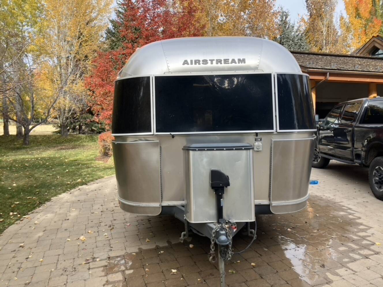 A photo of this 2010 Airstream INTERNATIONAL SIGNATURE 25FB SIGNATURE
