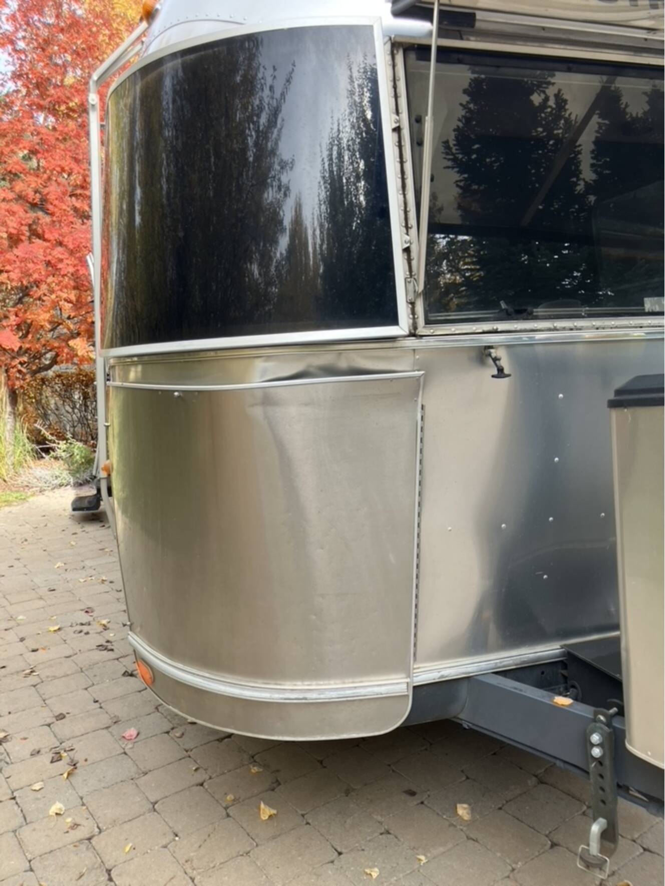A photo of this 2010 Airstream INTERNATIONAL SIGNATURE 25FB SIGNATURE