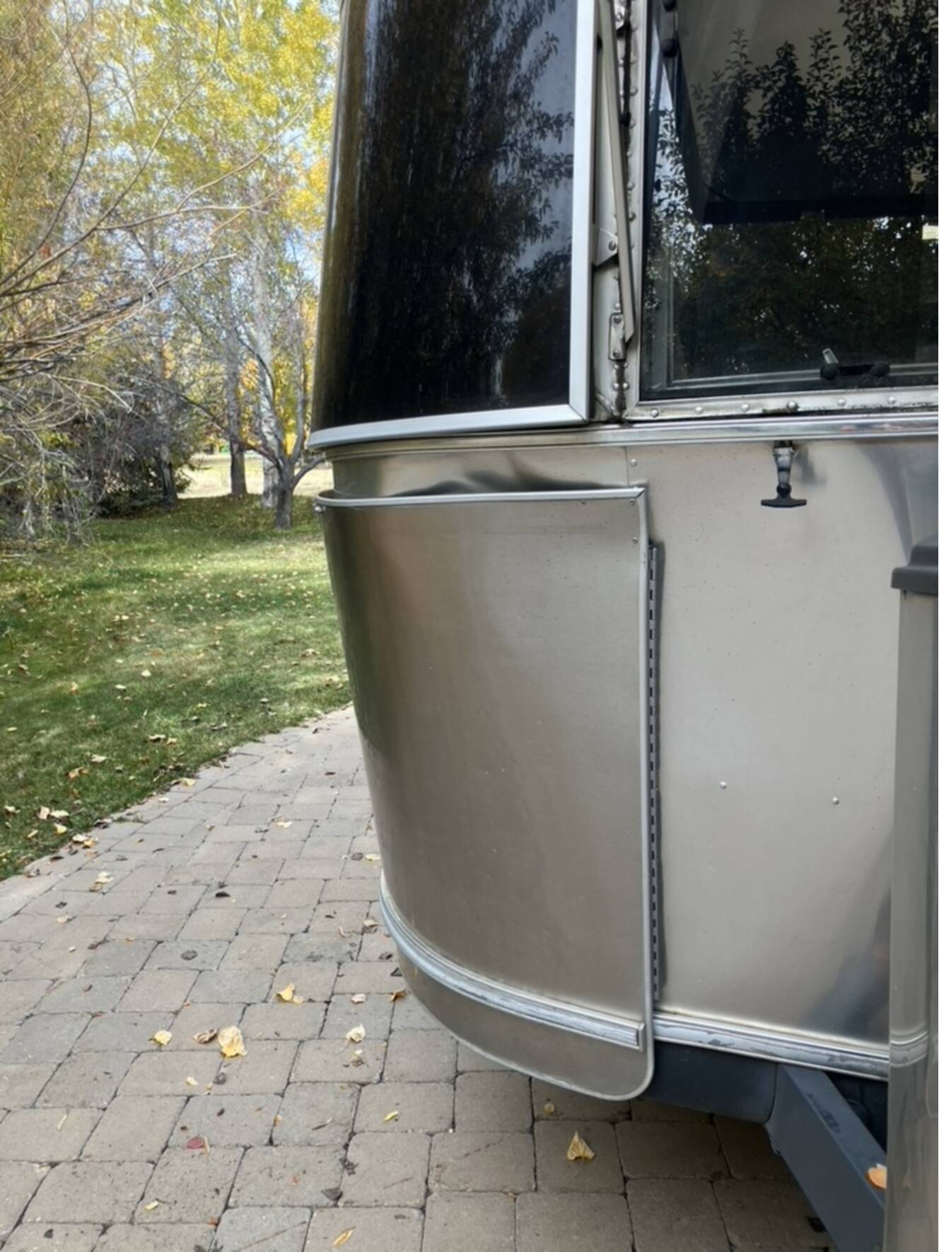 A photo of this 2010 Airstream INTERNATIONAL SIGNATURE 25FB SIGNATURE
