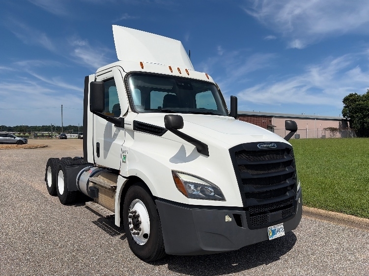2021 FREIGHTLINER CASCADIA 126 in Montgomery, AL