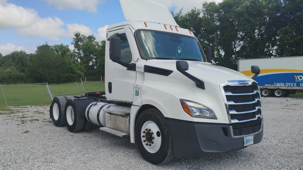 2022 FREIGHTLINER CASCADIA 126 in Tuscumbia, AL