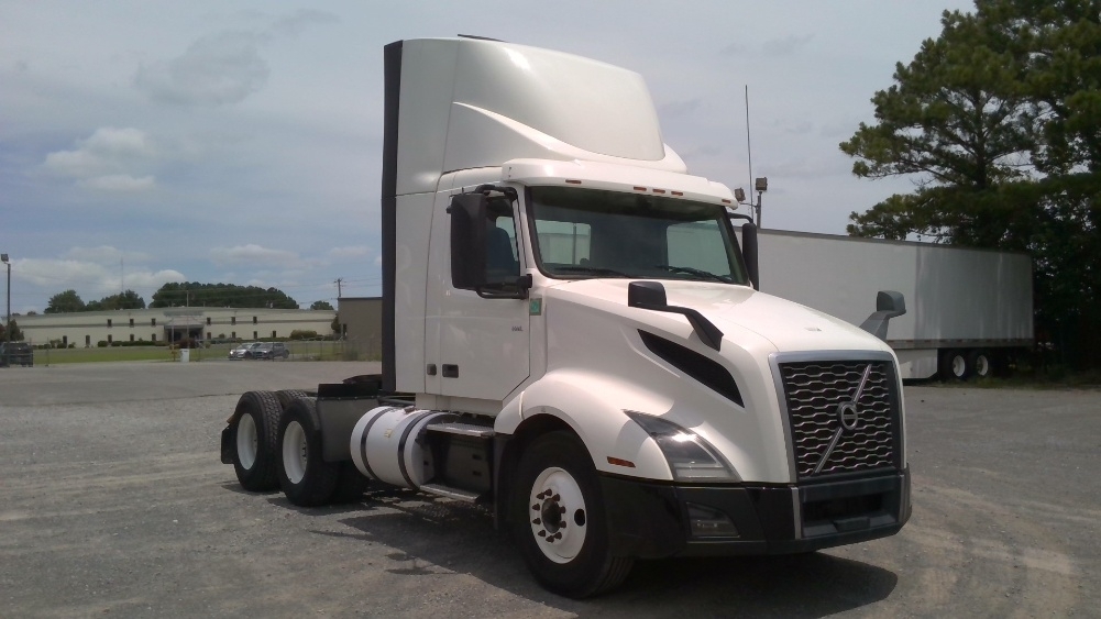 2020 VOLVO VNL64T300 in Boaz, AL