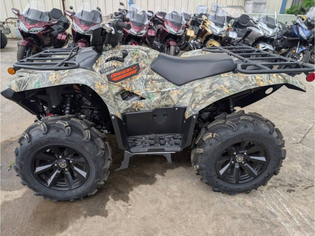 A photo of this 2025 Yamaha Grizzly EPS Camo