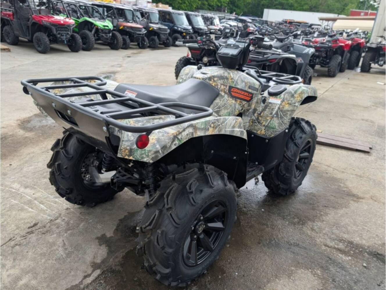 A photo of this 2025 Yamaha Grizzly EPS Camo